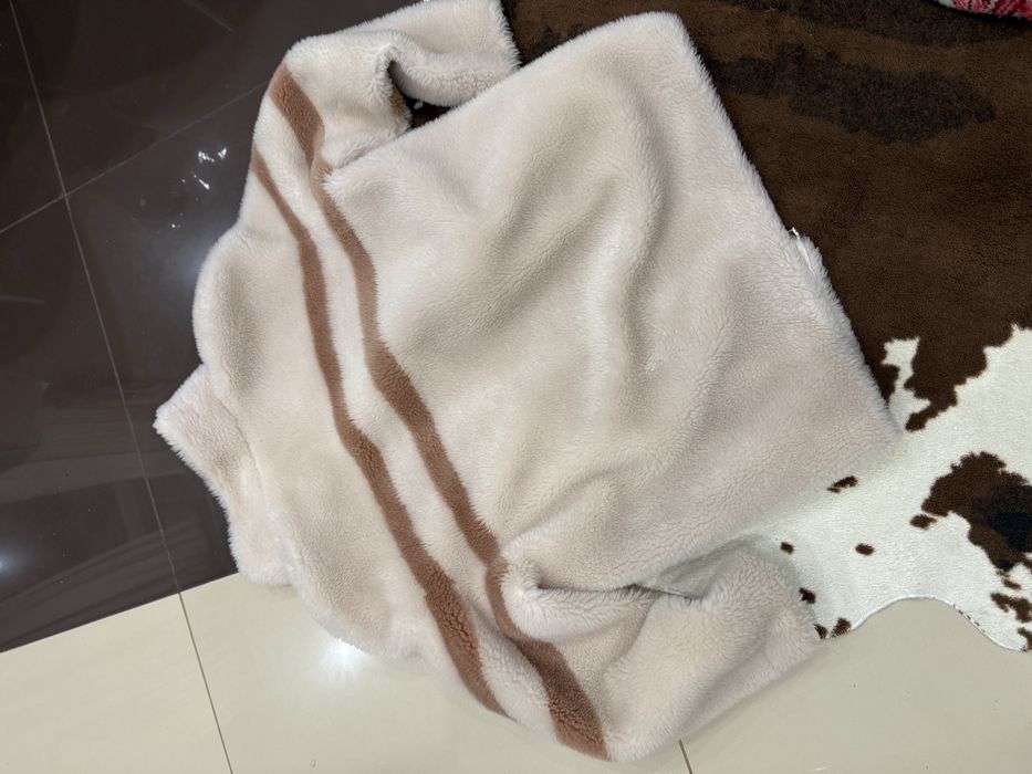 Натуральна зі шерсть 100% дубльонка.