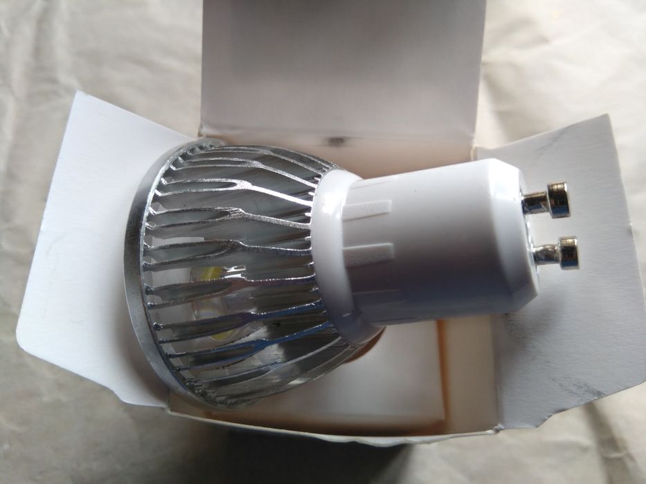 Lampada GU10 9W LED Cool White (6300 a 7000K) AC 110 - 240V