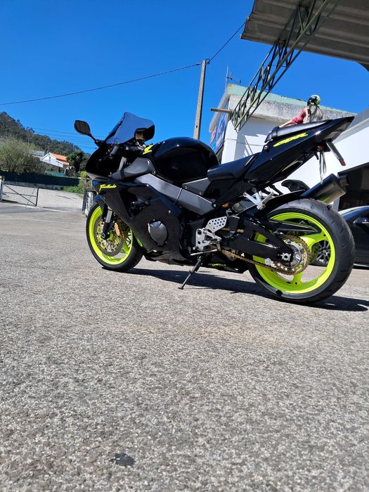 Honda CBR 954 impecável