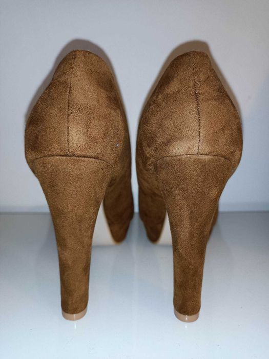 Sapatos com plataforma n.º 39 - NOVOS