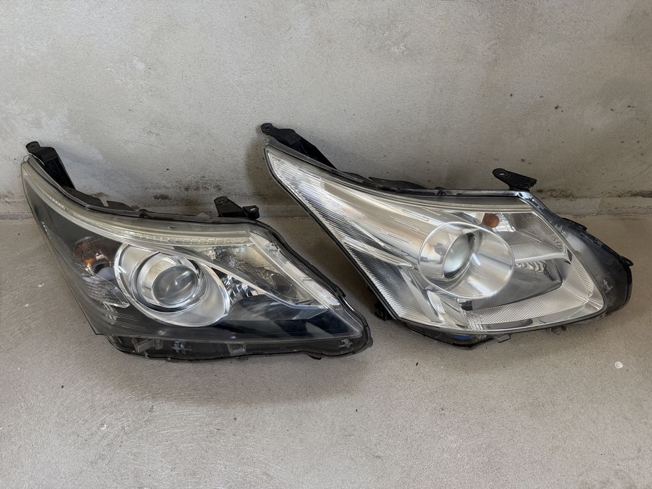 Фара передняя Toyota Avensi T27