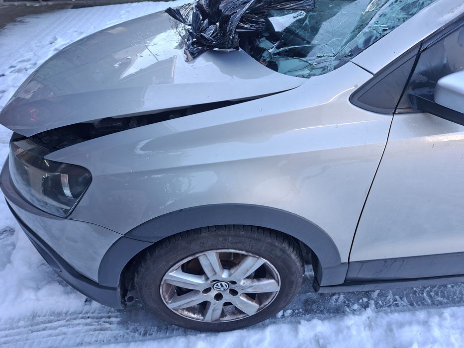 Drzwi błotnik klapa polo 6R