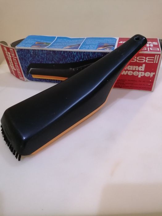 Vassoura manual Marca BISSELL HAND SWEEPER - NOVA sem USO