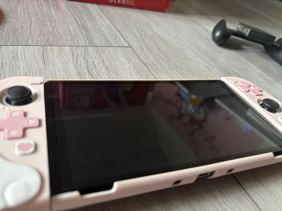 Nintendo Switch Oled + kontroler nano