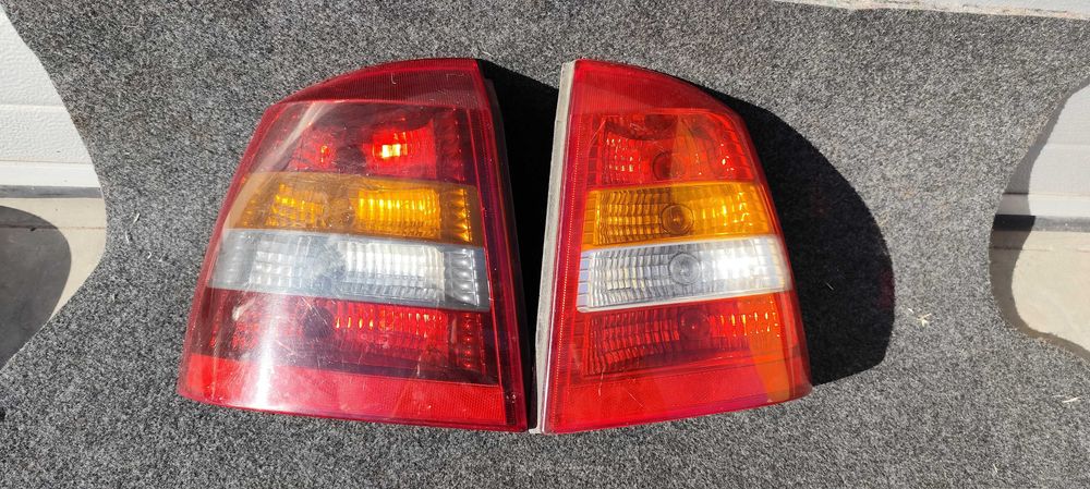Opel Astra G II Lampy tył Sedan Lewa Prawa Strona Komplet