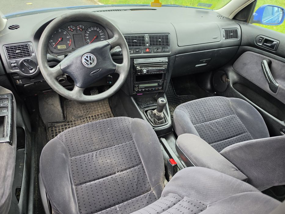 Vw Golf Kombi  2.0 Benzyna Hak Alufelgi
