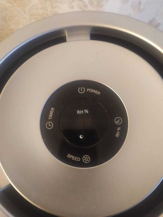 Продам зволожувач повітря Philips HU4813.