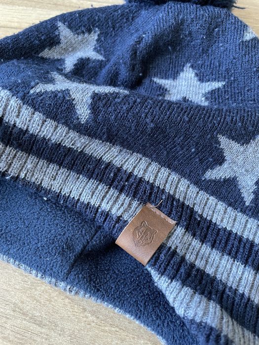 Zimowa czapka chłopięca H&M, granatowa w gwiazdki