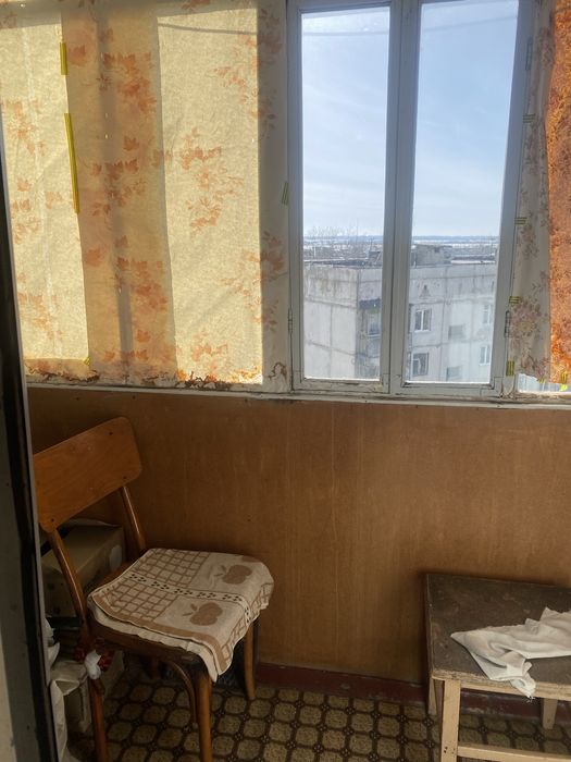 Продам 2-х кім.кв на 4-му районі .