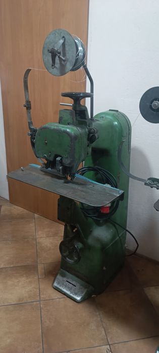 Zszywarka introligatorska drutem oprawa zeszytowa i na płasko.
