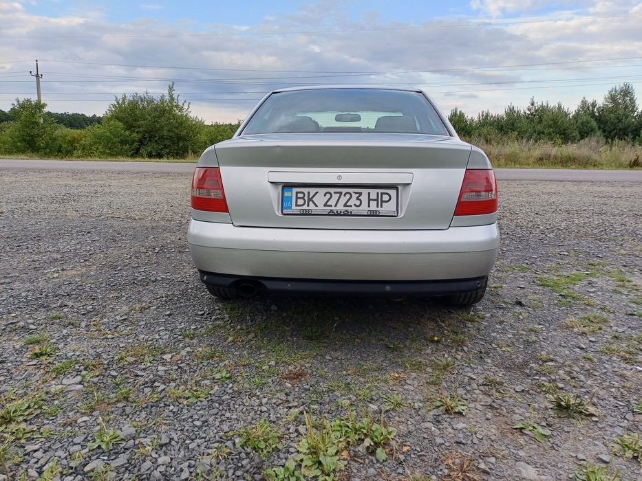 Audi a4 b5 2000р 1.6 газ бензин