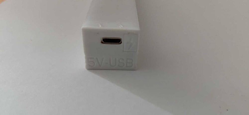 Акамуляторна LED лампа з датчиком руху