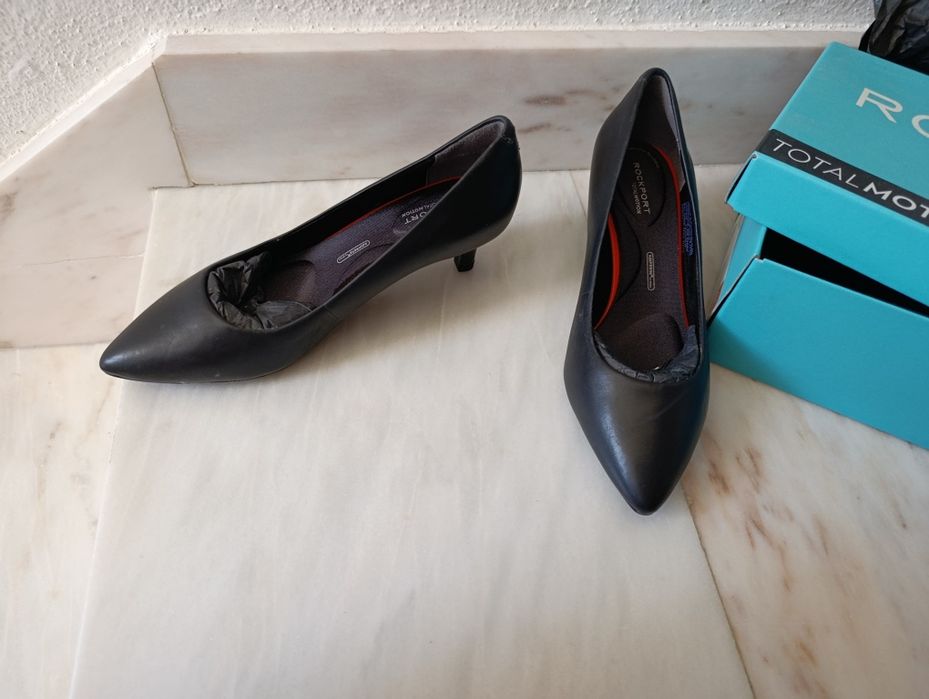 Sapatos pretos cerimónia ou dia a dia