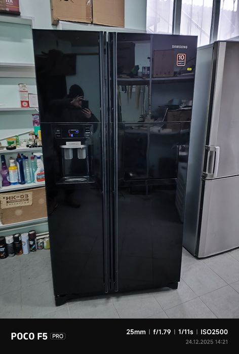 Холодильник Samsung Side by Side