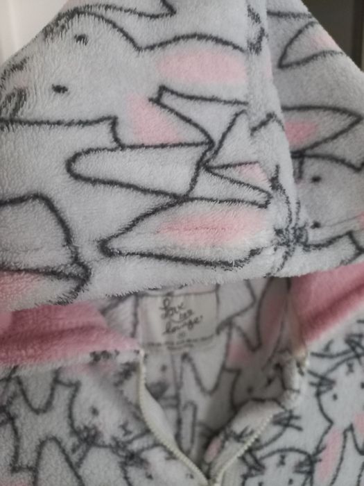 Pijama inteiro  super fofo .M. Impecável