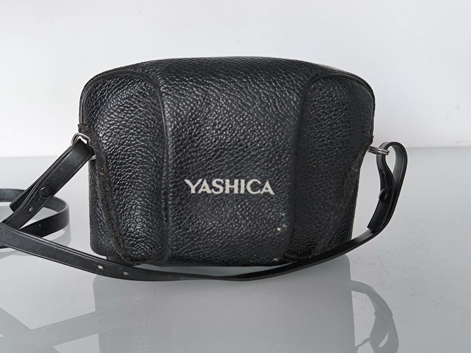 Aparat analogowy Yashica MF-2