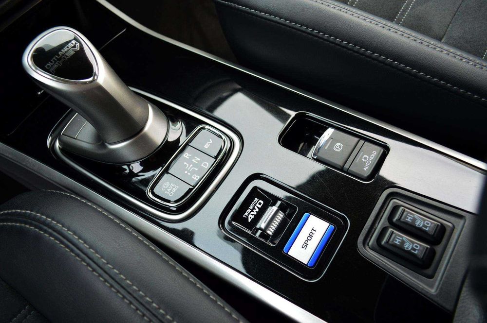 Mitsubishi Outlander PHEV 2019 2.4
