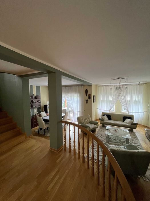 Dom na sprzedaż – Łomża | 250 m² | Garaż 2-stanowiskowy | Ogród | Altana