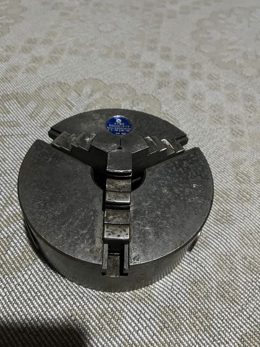 Трикулачковий токарний патрон діаметром 160 мм