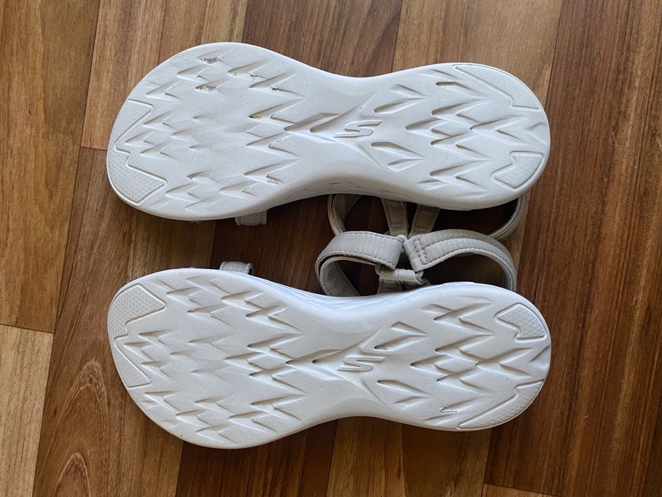Босоніжки Skechers р.40