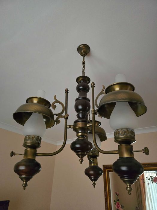 Candeeiro elegante madeira e bronze