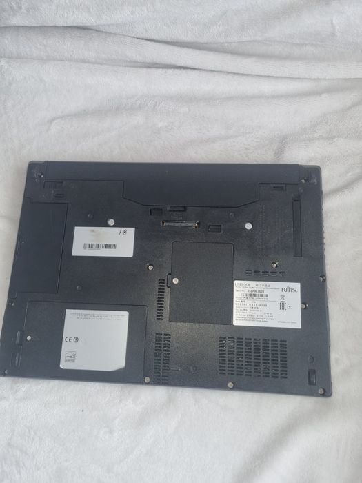 Fujitsu Lifebook E Series 736 i5 de 6th gen