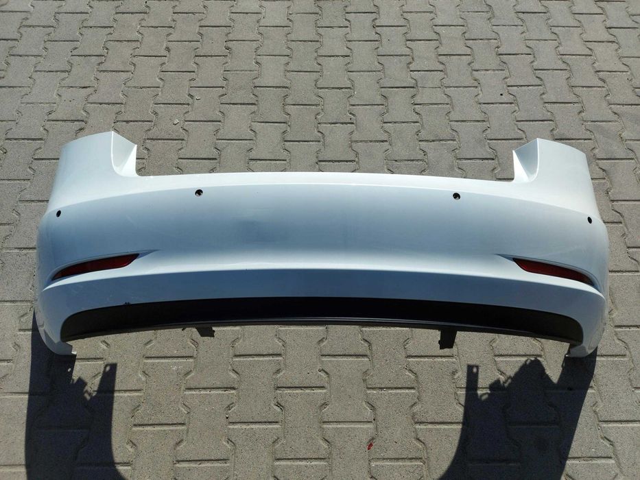 Tesla Model 3 бампер задній рест дорест