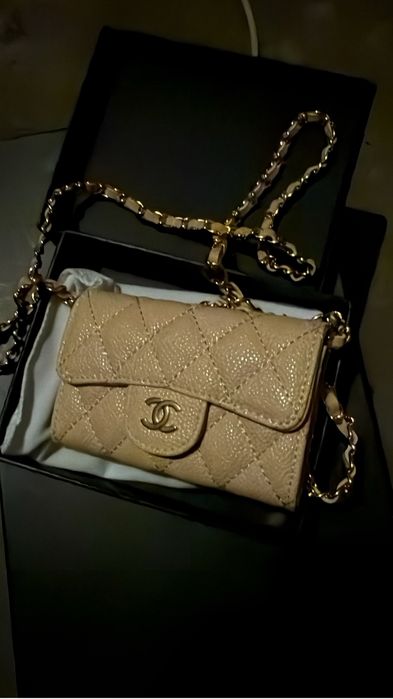 Now pasek Chanel !