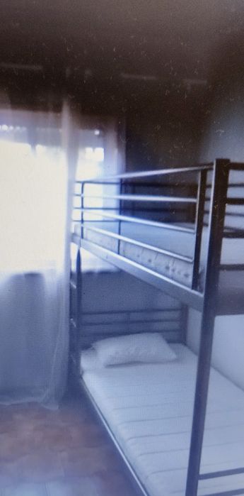 Beliches com pouco uso mas com algumas manchas de ferrugem