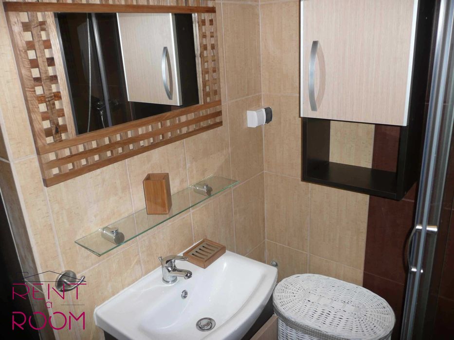 RENTAROOM.PL ENG RUS duży pokój z balkonem Manufaktura ul.Zachodnia