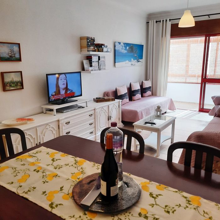 Férias Algarve - T2 com garagem na Praia da Rocha.