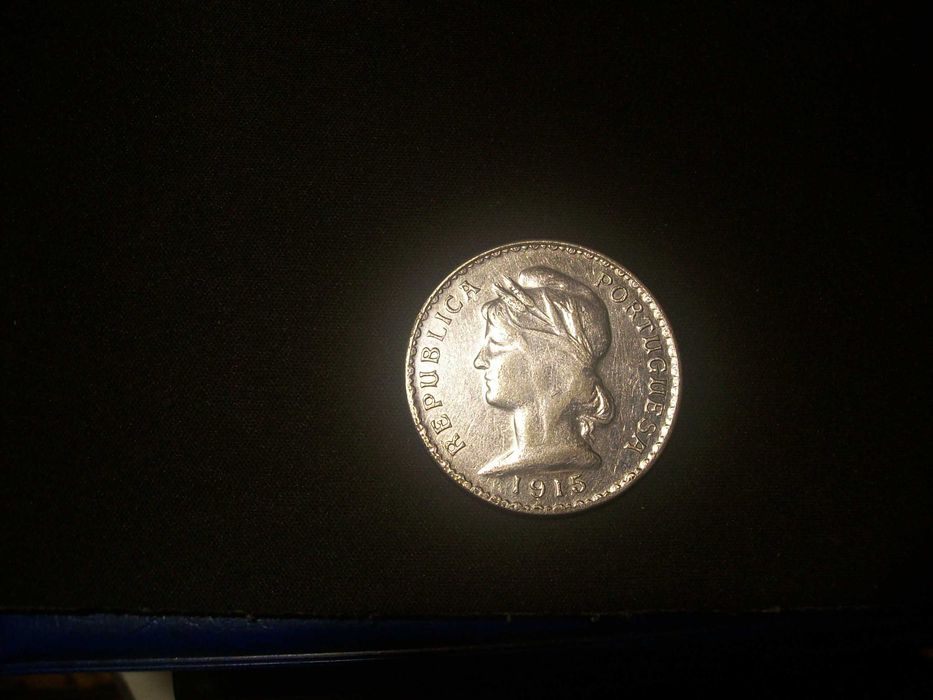 vendo as duas moedas de um escudo em prata de 1915 e 1916