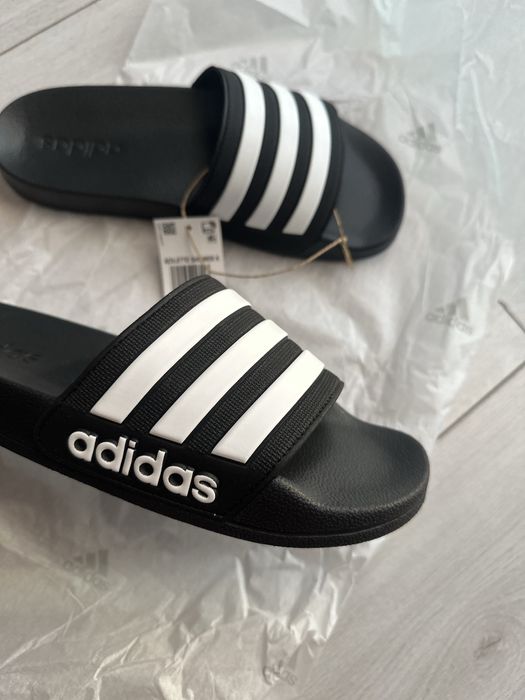 Нові шльопанці унісекс adidas 38,5 розмір 25 см