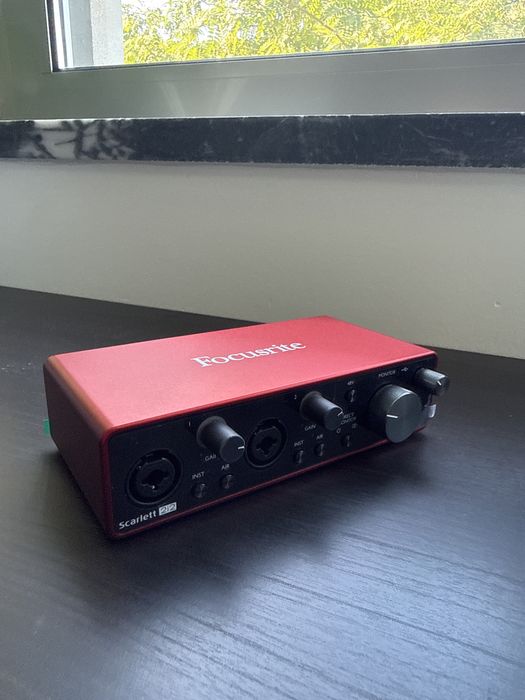 Focusrite Scarlett 2i2 Interface de Áudio
