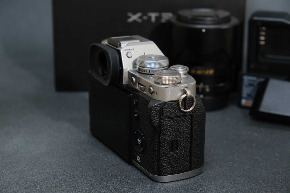 Fujifilm X-T3 Body (Silver) + Viltrox AF 33/1.4 XF