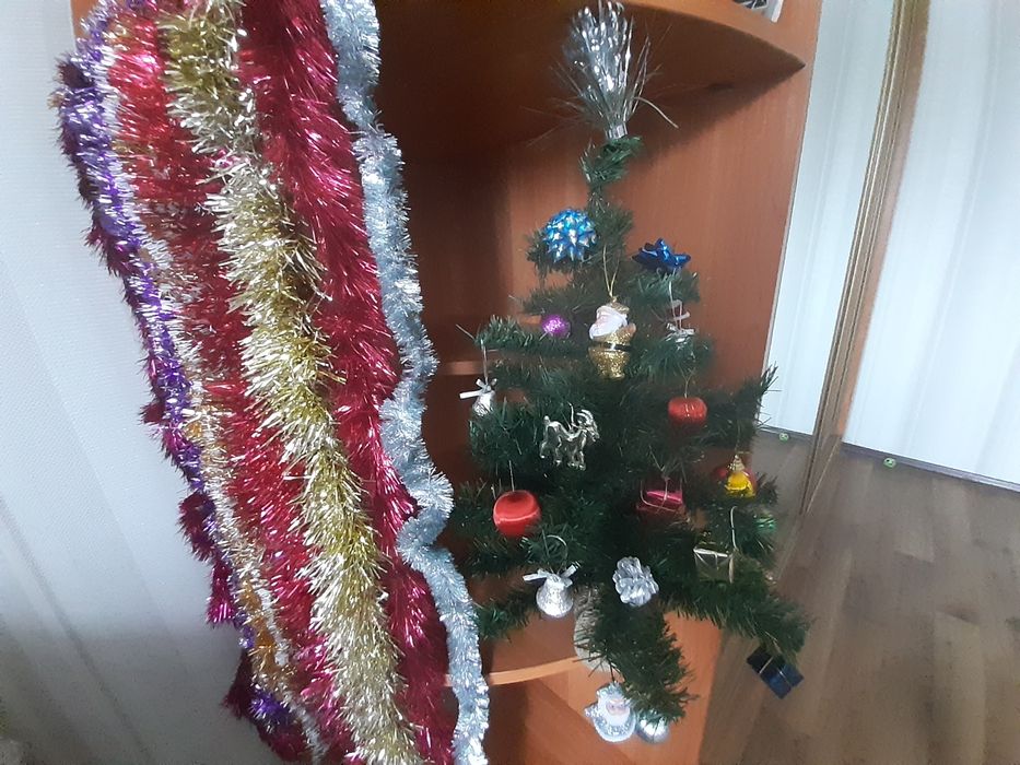 Искусственная елка.65 см