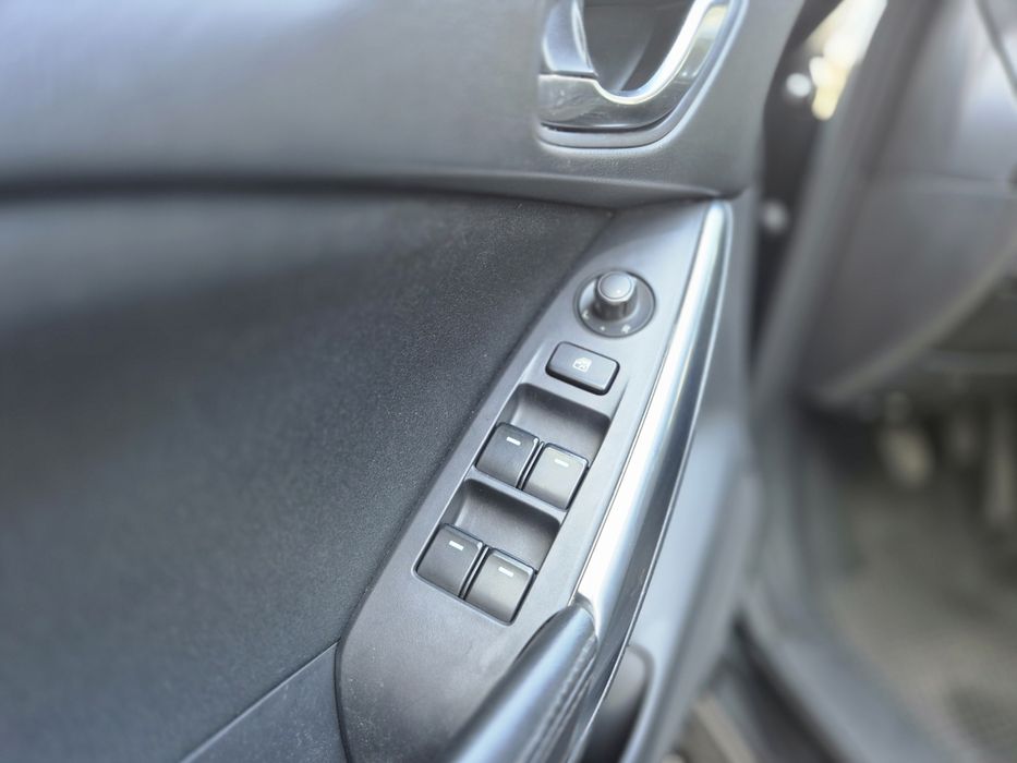 Мазда 6 2014 рік