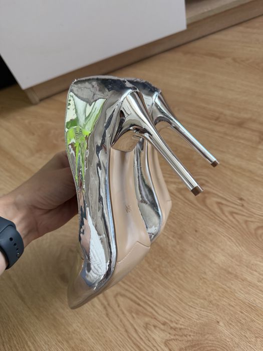 Sprzedam nowe szpilki!