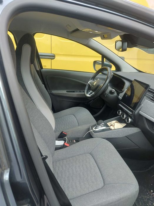 carro renault zoe de 2020 com 51000km