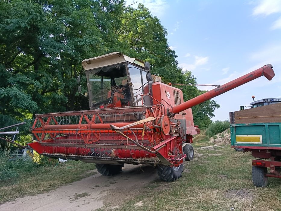 Kombajn Bizon z-056
