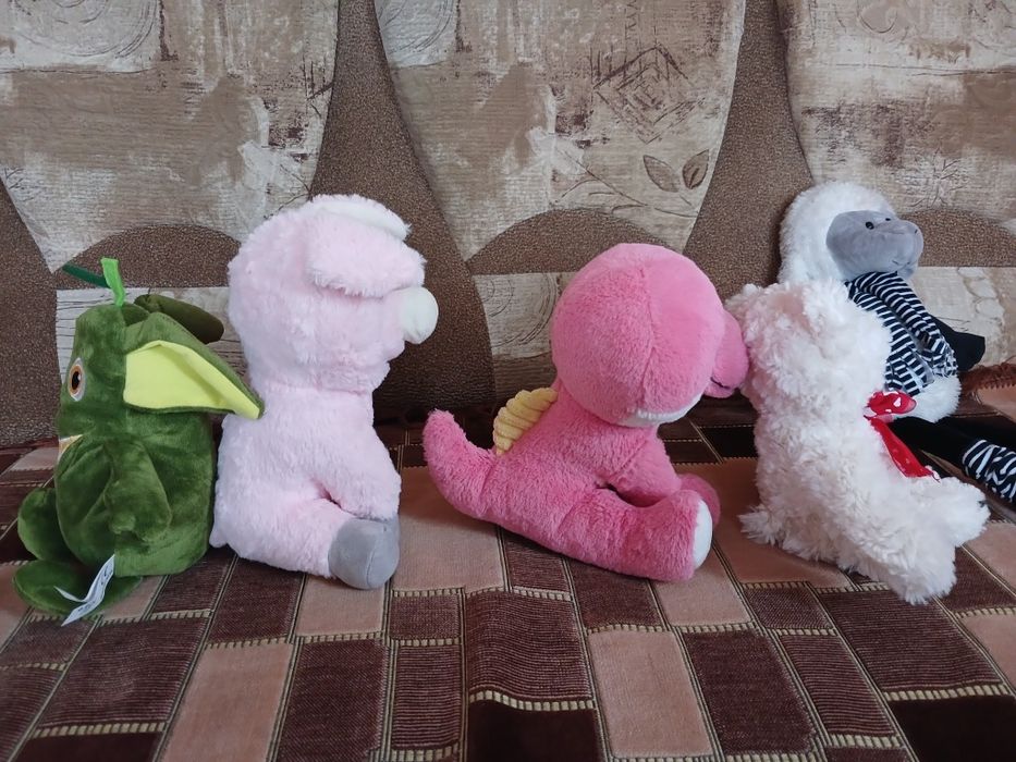 М'які іграшки дитячі.