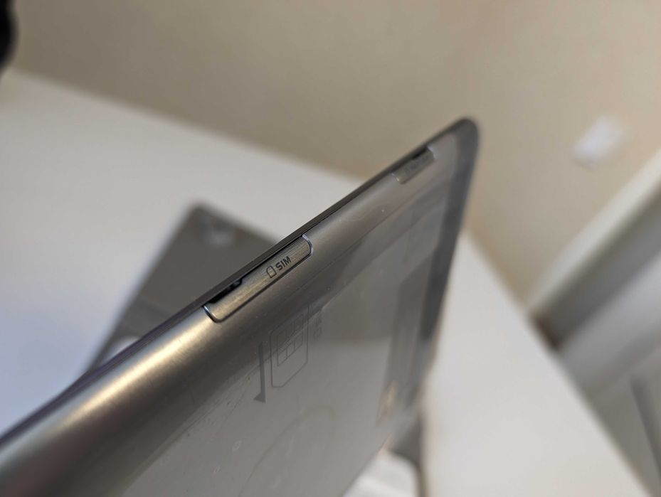 Samsung Galaxy Tab 7.7 P6800 с клавиатурой