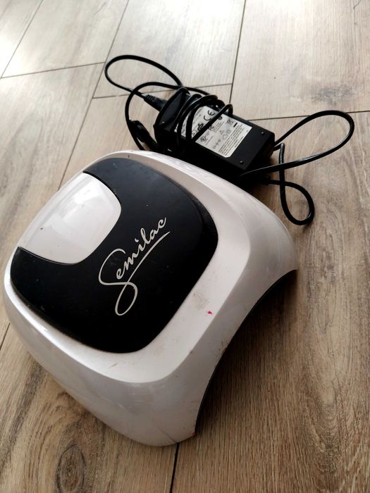 Dwie Lampy Semilac do paznokci