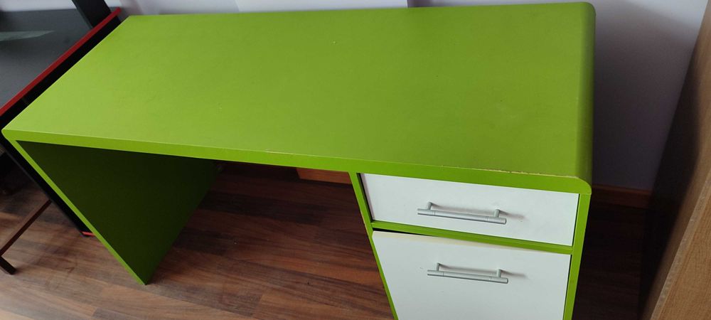 Secretárias para quarto de estudantes