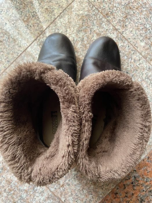 Botas castanhas com pêlo da Coronel da Tapiocca
