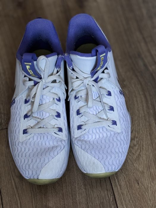 Баскетбольні кросівкі nike