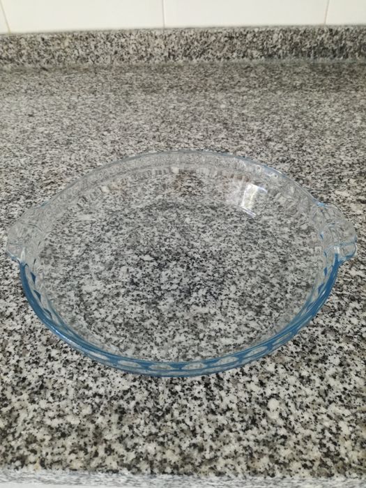 Glass pie dish424290872386529282