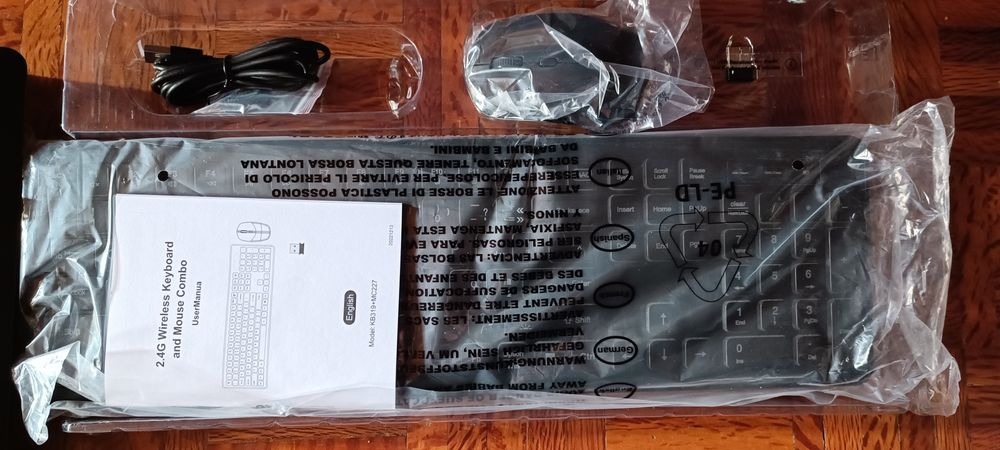 Portuguese Wireless RGB Keyboard and Mouse for PC and Mac, Silent NEW64283827242627121