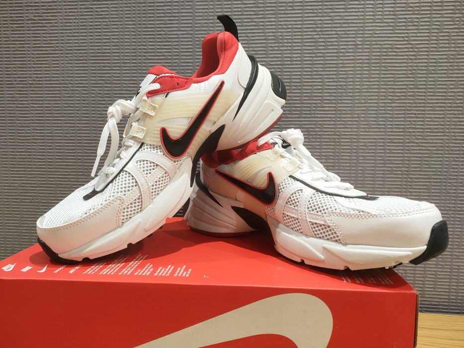 Кросівки  унiсекс  Nike V2K Run (HF0120-100 ) ОРИГІНАЛ