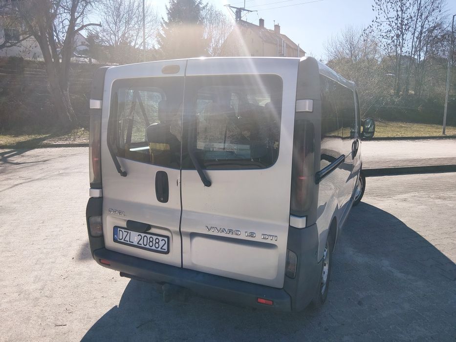 Opel Vivaro  9 osobowe